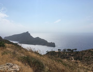 Sant Elm - La Trapa ao contrário com vista a Sa Dragonera